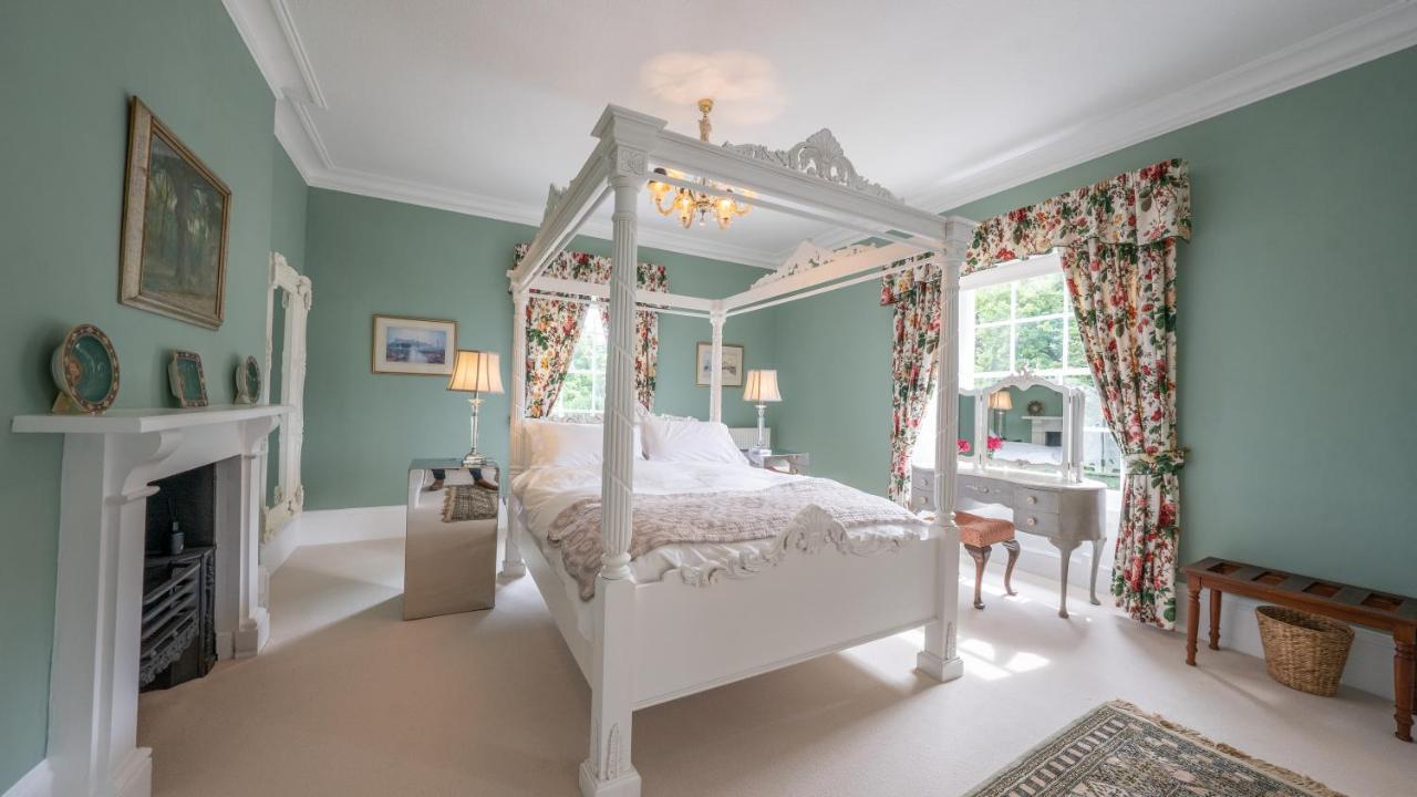 Pantybeiliau House Bed & Breakfast Gilwern Eksteriør billede