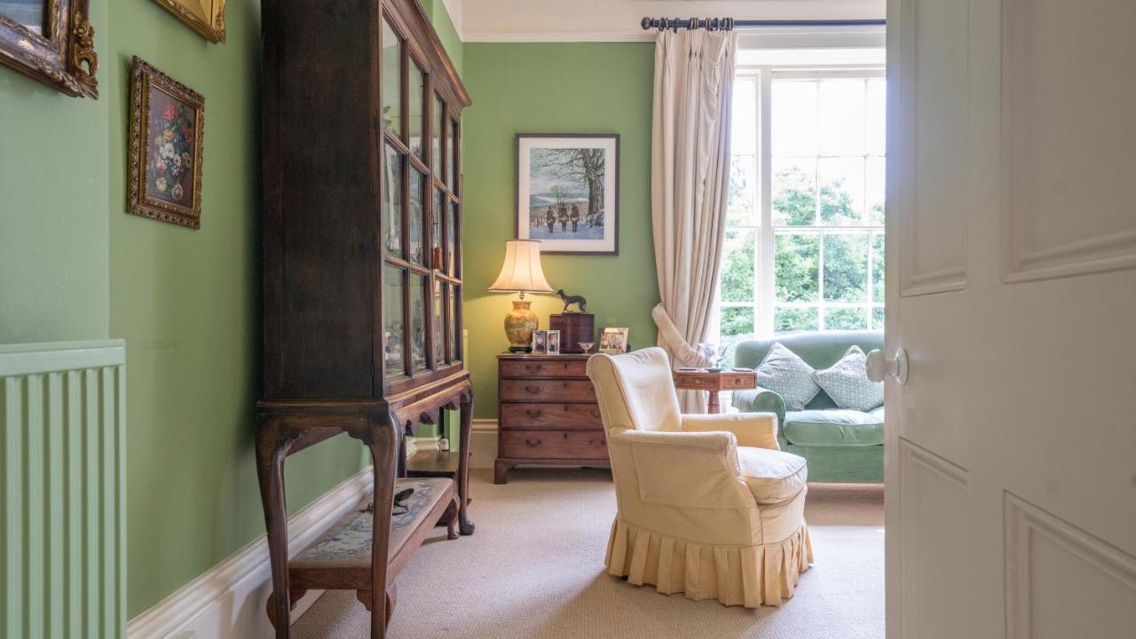 Pantybeiliau House Bed & Breakfast Gilwern Eksteriør billede
