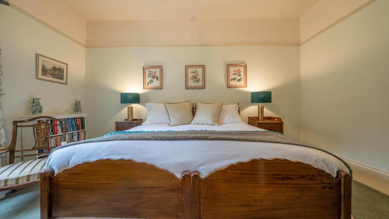 Pantybeiliau House Bed & Breakfast Gilwern Eksteriør billede