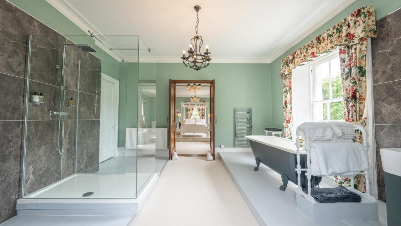 Pantybeiliau House Bed & Breakfast Gilwern Eksteriør billede